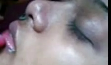El chico apenas podía estar solo, pero trata de arrastrar la quintaesencia de una resaca al sofá videos de veteranas calientes para tener relaciones sexuales