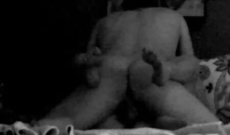 Chico loco por los pies de su novia y ella llevaba todo rosa para complacerlo a él y a él acariciándolos videos xxx de maduras amateur con tus manos y masajeando entre ellos, pero la chica quiere que él le ponga el coño hasta el orgasmo cómo hacer sexo duro