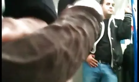 El diablo videos de veteranas teniendo sexo tiene miedo cuando los matones sanos, este ataque contra ella e inmediatamente se metió en sus bragas, pero después de un tiempo los deseos superaron el miedo y una gran semilla de lino depositada en su coño, esto le trajo un poco de alegría en la medida en que ella terminó y lo puso al orgasmo