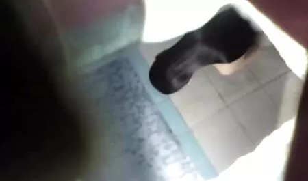 Dos milfs Turquía mecedora de fundición con tetas naturales y chupó folladas de veteranas cada mama