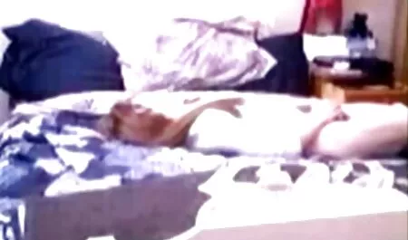 Los brotes de los xxxveteranas labios rizados coño en el glomérulo y seductor orgasmo después de la masturbación vagina