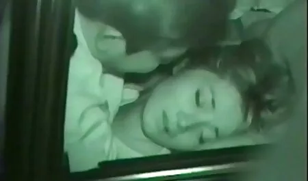 Lencería, cuero, sexy mirada espléndida en una puta y el chico le gustó y él está irritado para ver sólo a su amigo, la chica nos arrodillamos chupando obtener el gran LMM ngổm de él videos veteranas sexo en su boca para mamada luego lo toma en el culo, y lo puso al orgasmo para que se corre dentro