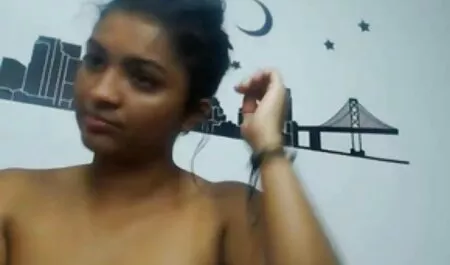 La estrella porno Lena solo quería videos de sexo de veteranas untar su cuerpo con un divertido masaje en gel Nuru y dárselo a tu novio, ella lo miró con admiración y emoción, luego la arrojó a la cama y lamer su coño lleno de ella y abrir su polla para hacer el amor apasionado