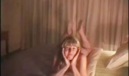 Mojado flaco chica con videosxxx veteranas hinchada tetas manualmente se masturba con ambas manos a un hombre que estaba sentado