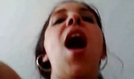 Pistola calva se sorprendió por sorpresa cuando vio los pechos de veteranas xxx gratis albóndigas rellenas en la audiencia en la oficina del maestro
