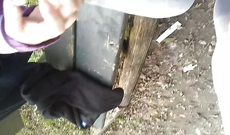 Encuentro a una hermana con xxxveteranas un consolador metros golpeando en su vagina tratando de lograr orgasmos que no son reales