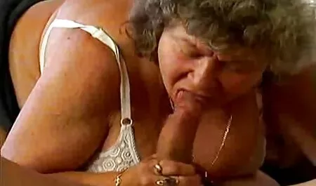 Después de la fiesta, la chica durmió y su novio comienza a unirse a su veteranas culonas tetonas novio