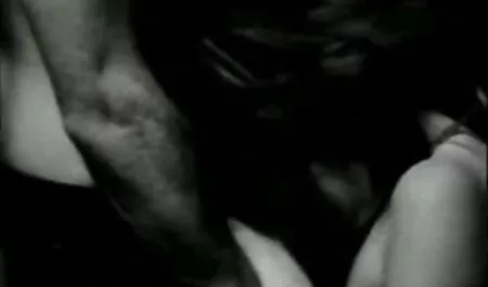 Estaba sentado con mi coño en la veteranas sexo videos cámara durante el rodaje y contaminé toda la lente con secreciones pegajosas