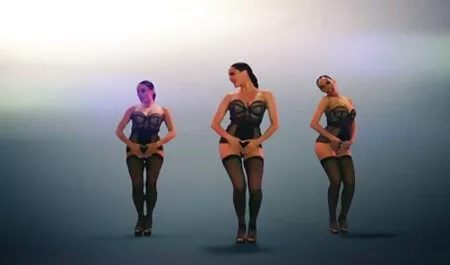 En los barrios pobres de la India, un hindú veteranas xvideos gruñe y busca a tientas la frente de una hermosa mujer india detrás de persianas cerradas