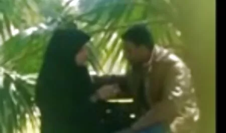 Para despertar las relaciones se desvanecen de gordas veteranas follando ellos, la pareja decidió organizar un sexo con un joven vecino al principio muy tímido, pero después de un tiempo ella hizo el amor con ellos como una experiencia de estrella porno