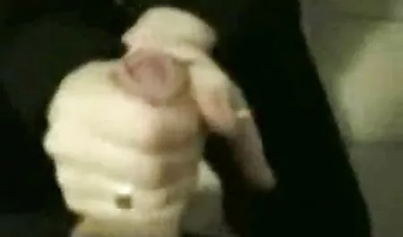 Un hombre encontró a una chica borracha en la cama con su medio veteranas videos caseros hermano y está muy enojado con las maldiciones en ambos