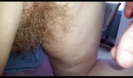 La maestra estaba veteranas xvideos atada con una toalla que no entendía quién la había follado cuando escuchó la voz de su esposo cerca de su oreja