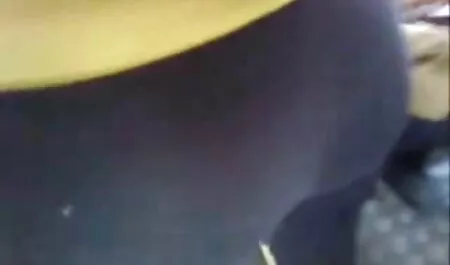 Pelirroja Pikaper chupa el ático de videos de veteranas masturbandose una chica tímida de la casa del vecino