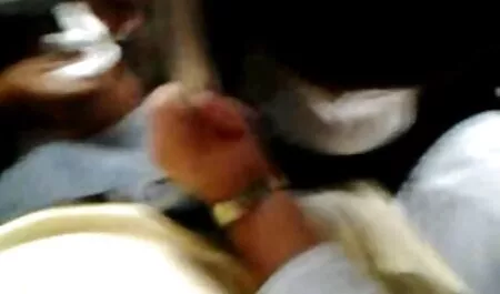 Una chica con cabello castaño, enormes tetas en vestido naranja tiene fantasías sexuales son muy violentas y las compartió con sus hombres, que no tienen miedo veteranas incestuosas de completarlas, y follar a una puta en un anal, anal hermosa