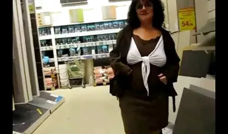 Hermanas desnudas en la parte superior serviporno veteranas de un tractor con un consolador en pus alrededor del patio y disfrutar de la dura