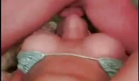 Una horrible maestra rubia con grandes tetas no está satisfecha cuando la niña no hace su tarea y la dejó después de la veterana sex escuela para castigar al perro de esta manera, especialmente con la ayuda de juguetes sexuales, la ama