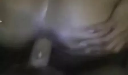 Una chica de Armenia crece con emocionada de chupar una polla para veteranas colombianas follando que su novio se levantó