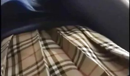 Hombres neandertales arrebatando a una chica en la cocina, su amiga veteranas videos xxx corrió en el momento equivocado y apretando el agujero anal del infierno