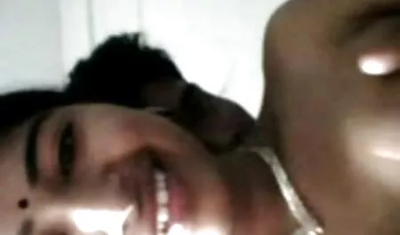 A una rubia, deslumbrante en lencería sexy le encanta cuando golpea todos los agujeros, luego cuando el hombre Cooney conduce su bulldozer en el anal de ella, lo siguiente es terminar videos de sexo gratis con veteranas el interior