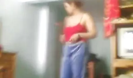 Matyurka se inclinó y el chico visto debajo de la falda corta de ella es un coño apenas cubierto de lino rosa, y cuando repara el fregadero, puta desbloquear sus moscas él y chupar la gran polla de videos de veteranas culiando él y después de la reparación quieren pagar con su coño