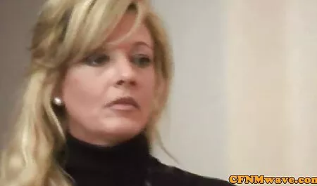 Princesa Amanite folla en el culo, en el arsenal del futuro novio en la videos veteranas desnudas fiesta previa a la boda, los padres están mirando cerca