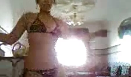 Todo lo que una persona veteranas gordas follando en lencería sexy ahora quiere ser un hombre lamiendo su coño y que ella se moja totalmente entre las piernas y luego fue capaz de pasar a la muy profunda y dura.