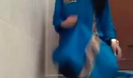 Se inclinó sobre hohlushka y pegó xxx veteranas amateur los bordes en el culo, y será al menos en escabeche