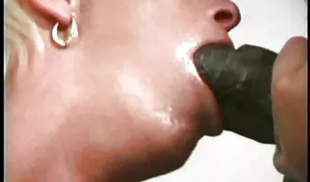 Se inclina la rodilla y se sienta en su cara con una videos pornos caseros de veteranas vagina flaca, y una polla con un gran pene apretado aspirado
