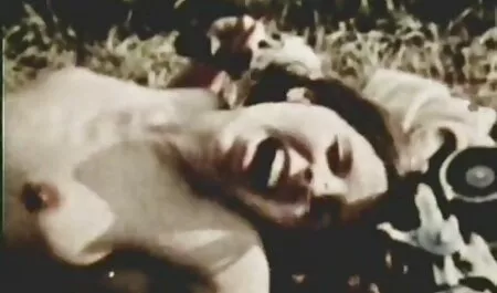 Kadyr joven videos pornos veteranas agarró a Alisha que estaba durmiendo cerca de su pecho, levantó la manta y se quitó los pantalones mientras acariciaba su sombrero con la lengua
