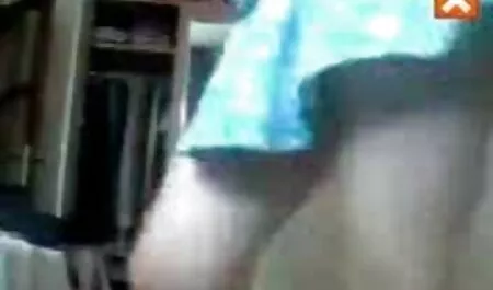 Reed delgado con una pequeña pecho polla de la vagina apretada a shnyag de buen corazón veteranas fallando de los compañeros de clase